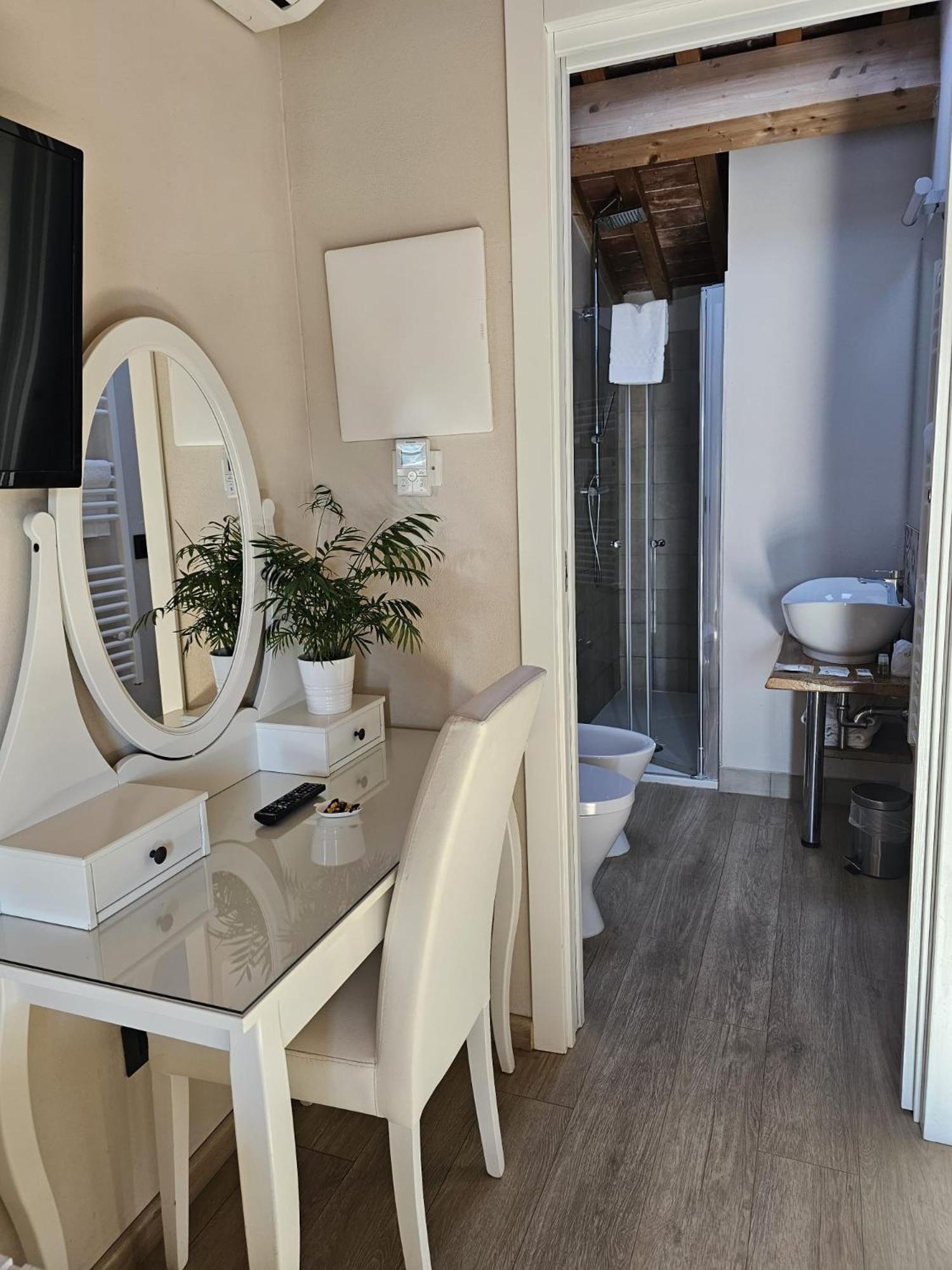 Il Tiglio Jacuzzi&sauna Couette-café
