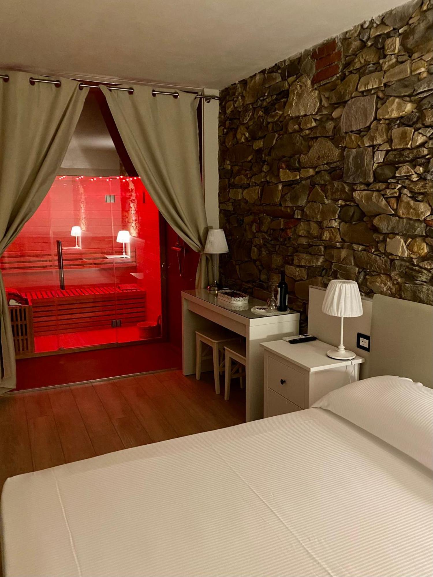 Il Tiglio Jacuzzi&sauna Couette-café *