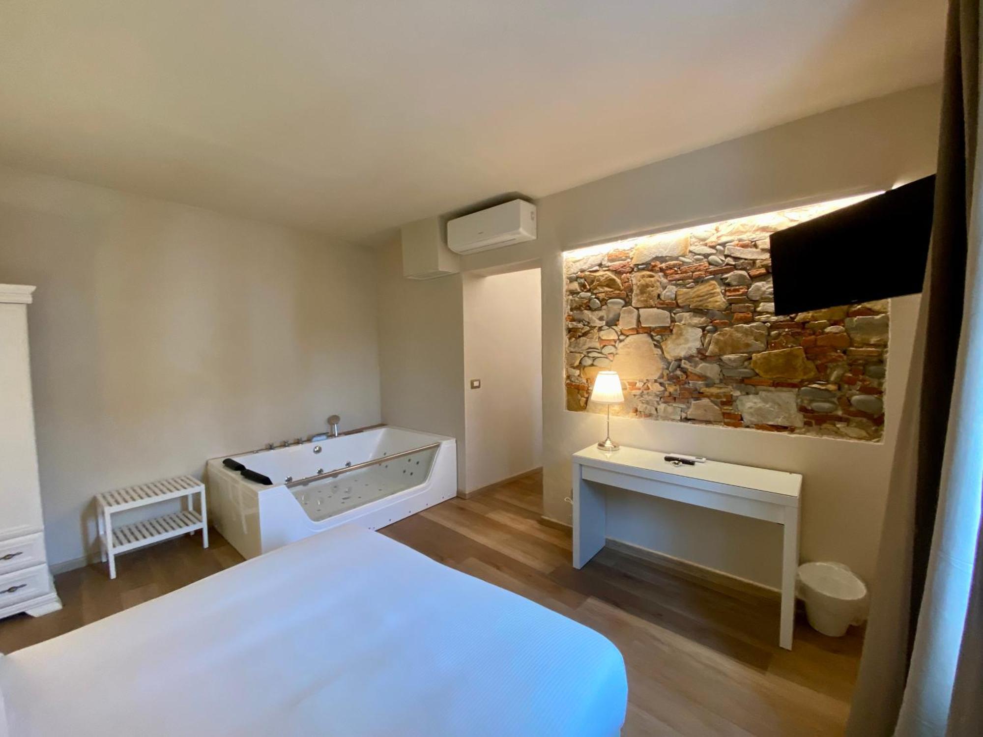 Couette-café Il Tiglio Jacuzzi&sauna