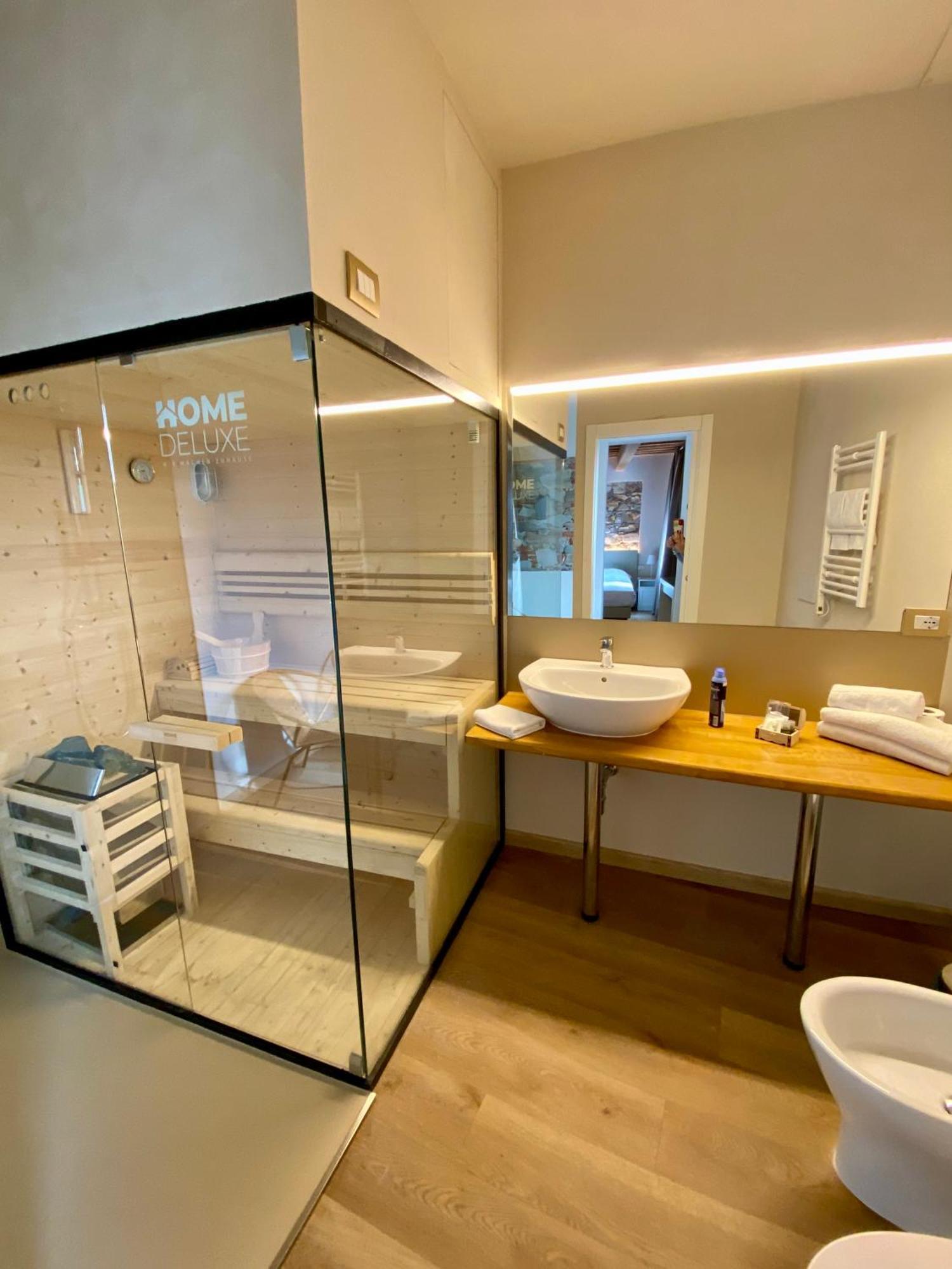 Il Tiglio Jacuzzi&sauna Couette-café Lucques